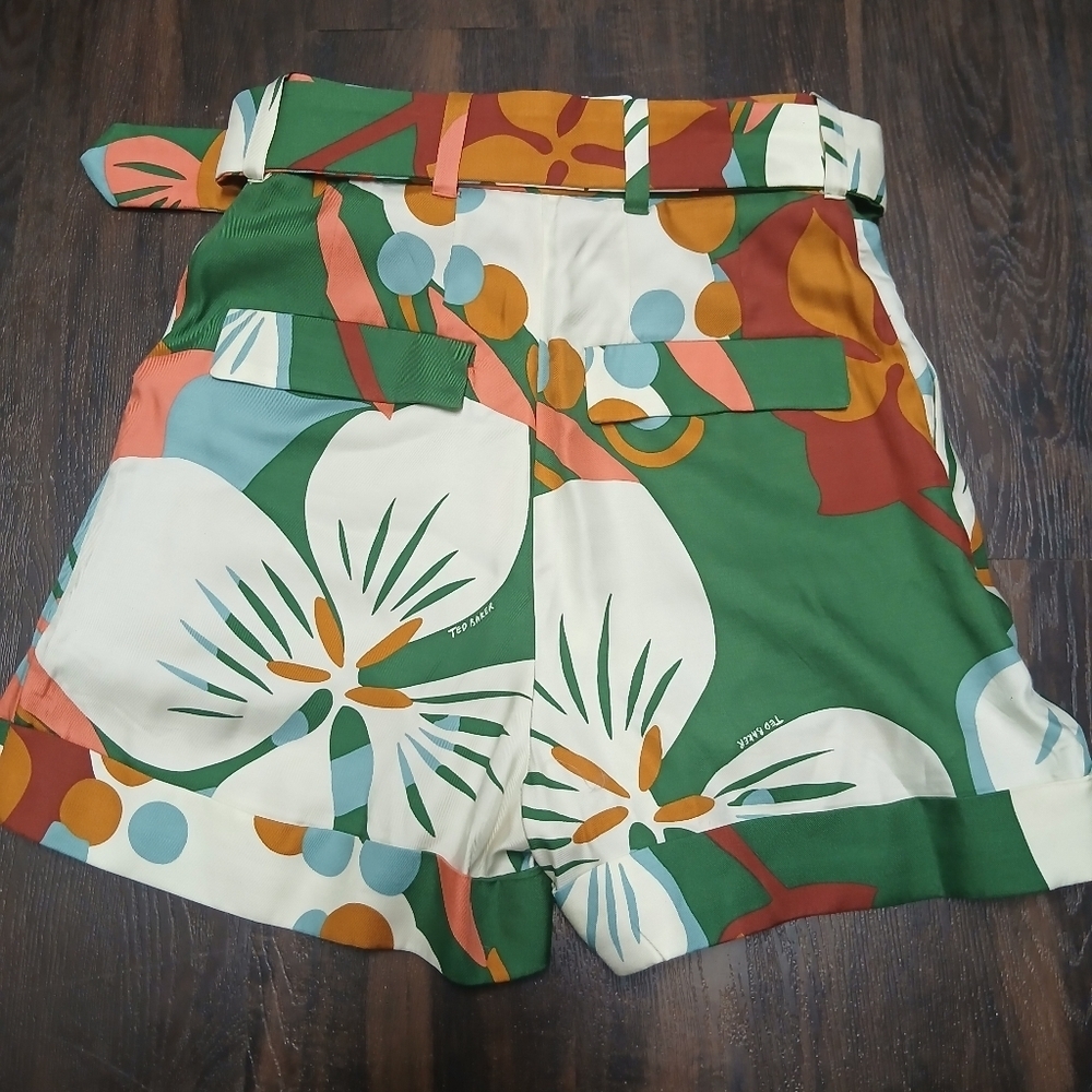 Floral Green Women's Shorts - Picture 7 of 7